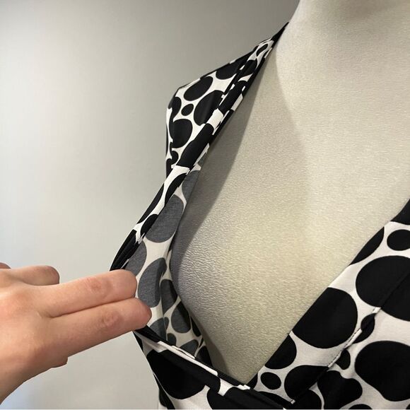 Elegant Black and White Polka Dot Dress - Picture 3 of 14